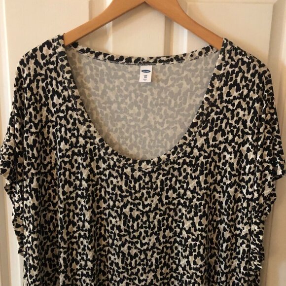 Woman's Old Navy Plus Size Leopard Print Crew Neck T-shirt Soft Blouse - Picture 1 of 9